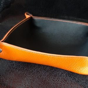 Vide-poches orange et noir