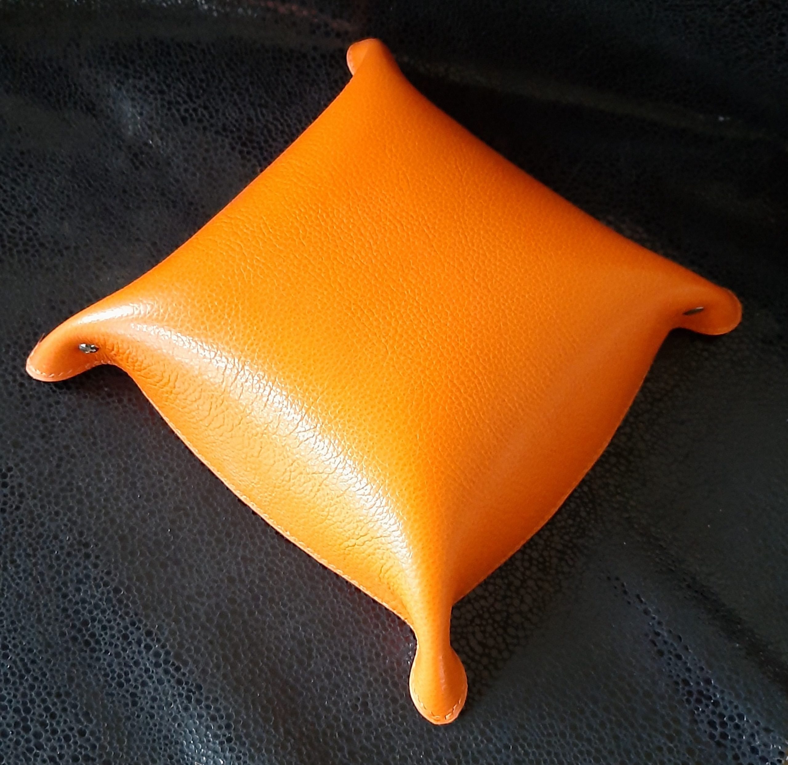 Vide-poches orange et noir – Image 4