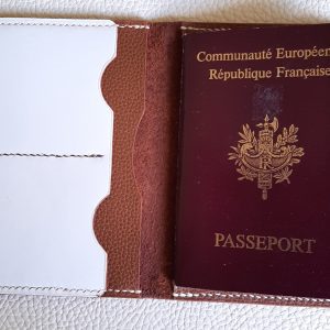 PORTE-PASSEPORT