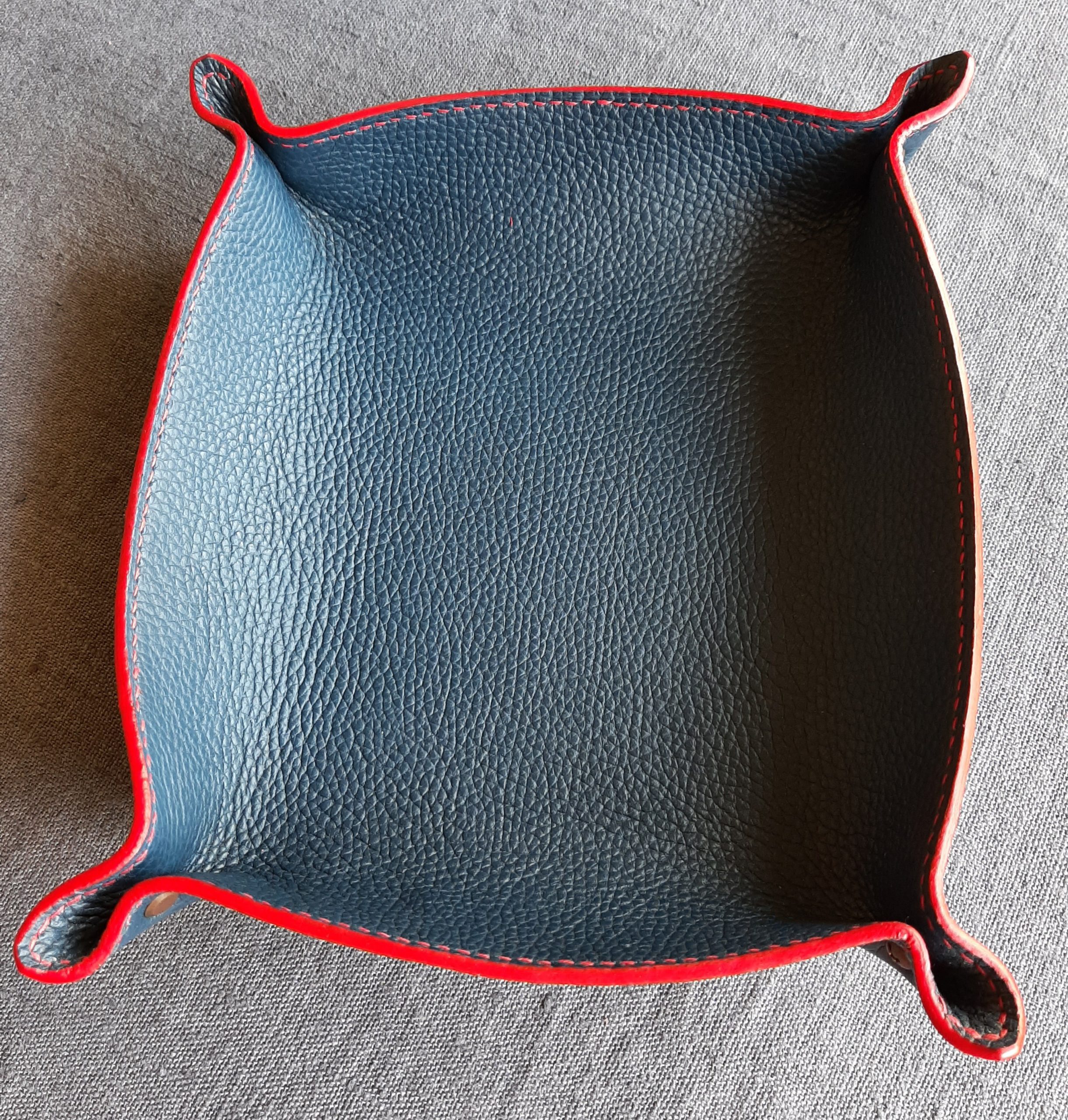 Vide-poches Bleu marine et rouge – Image 1