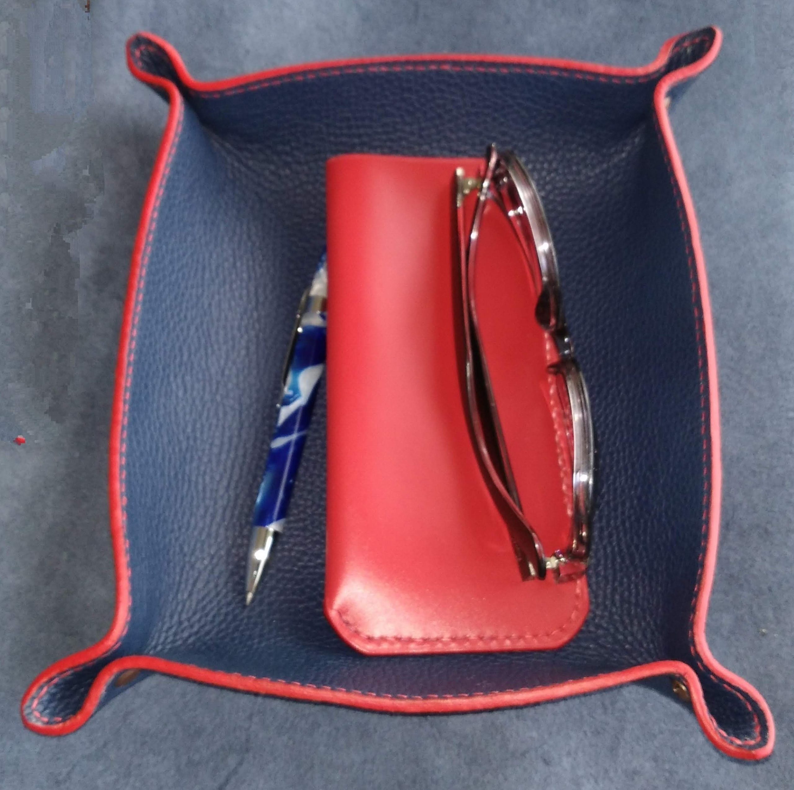 Vide-poches Bleu marine et rouge – Image 3